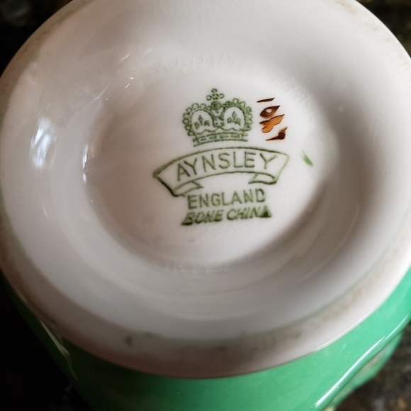 𝅺Aynsley Tea Cup Saucer Set Kelly Green White Flowers Apple Blossom England - Picture 3 of 10